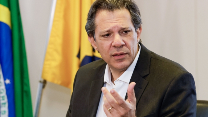 Haddad diz que taxa Selic está exageradamente restritiva e defende sinalização de corte pelo BC