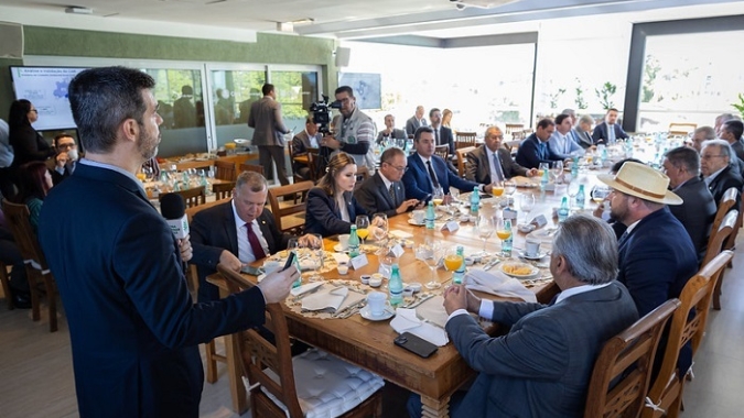 CNA recebe parlamentares para debater pautas nacionais