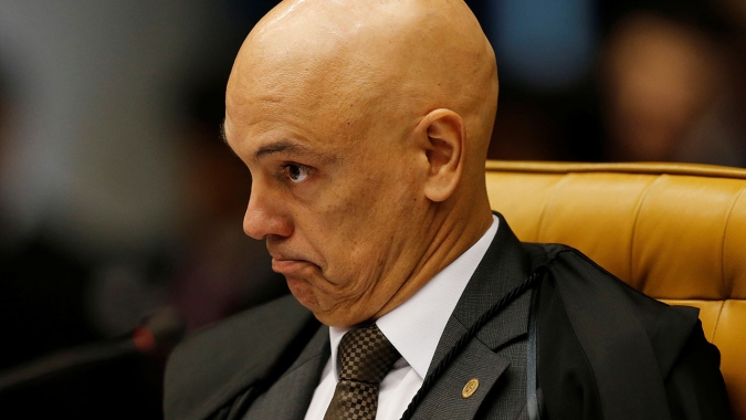 Estados e municípios podem decidir sozinhos sobre isolamento, determina Alexandre