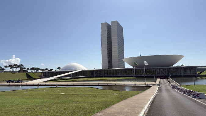 Câmara aprova isenção de IR para quem ganha até R$5 mil e mantém compensação proposta pelo governo