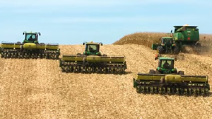  John Deere anuncia aliança estratégica com Bradesco