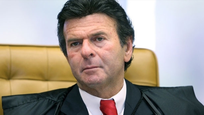 Fux atende AGU e adia julgamento sobre tabelamento do frete