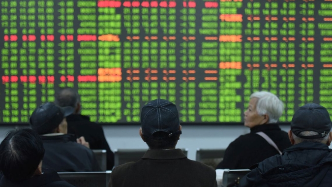 Wall Street afunda após Trump restringir viagens; Fed vai injetar 1,5 trilhão de dólares