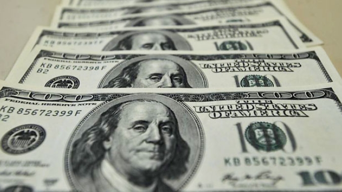 Dólar atinge maior valor desde março com investidores à espera de dados dos EUA