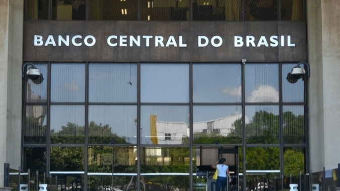 BC anuncia operações de compra de títulos soberanos em dólar com compromisso de revenda