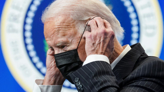 Ex-asmático Biden tem tosse, mas não Covid-19, diz Casa Branca