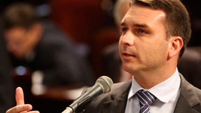 Em almoço, aliado dá pistas sobre futuro ministro da Fazenda de Flávio