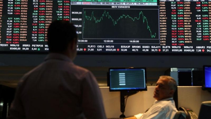 Ibovespa fecha em queda de 0,91%; IRB desaba... mas Itaú tem alta de 12,6%