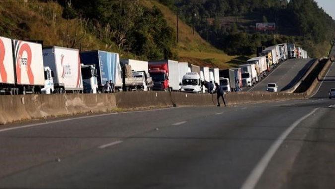 Greve dos Caminhoneiros: Entidades e representantes do setor ainda não confirmam nova paralisação neste sábado (14)