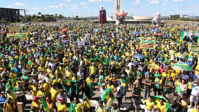 Governador do DF fecha Esplanada dos Ministérios para veículos das manifestações a favor de Bolsonaro