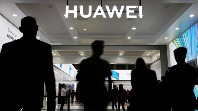 Agência de comunicações dos EUA decide classificar Huawei e ZTE como ameaças à segurança nacional