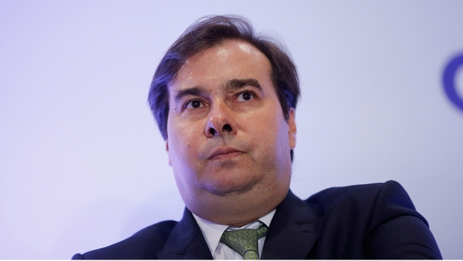 Questionado sobre impeachment de Bolsonaro, Maia diz que Parlamento não causará crise