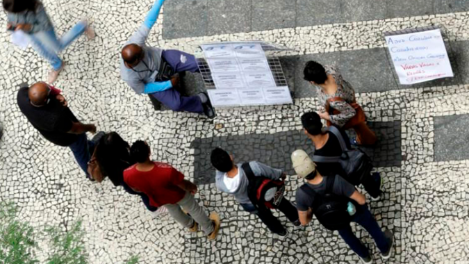 Desemprego baterá pico de quase 17% no 1º semestre, mas vacinação ajudará a reduzir taxa até fim do ano, diz Santander