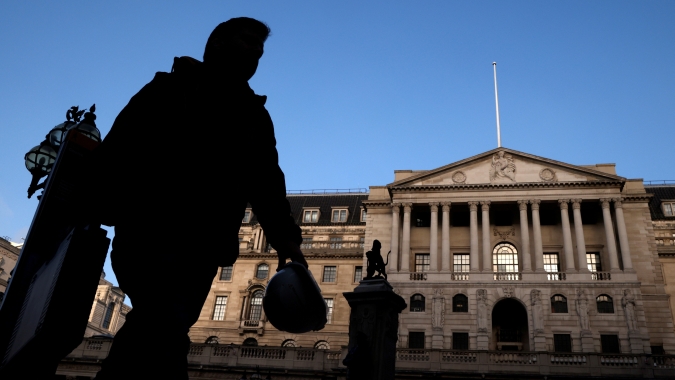 BC britânico volta a elevar juros e vê queda da inflação