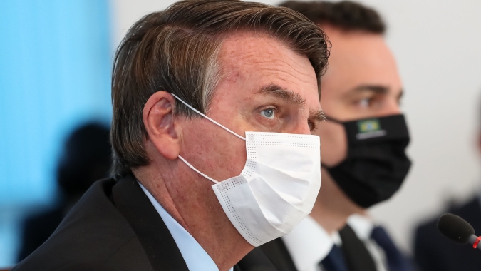 Bolsonaro insiste em dizer que o Brasil precisa voltar a trabalhar, e que desemprego e vírus são gravíssimos
