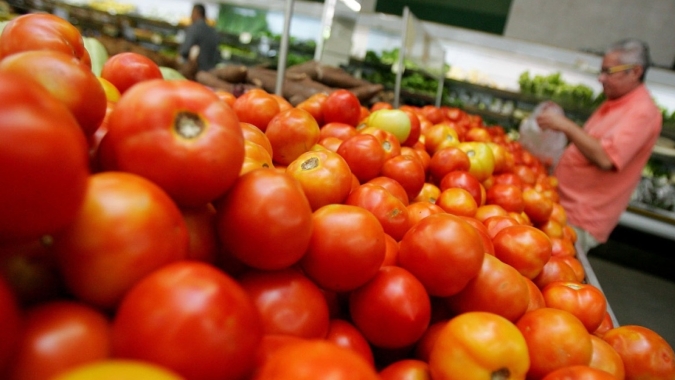 Tomate/Cepea: Redução de oferta de verão eleva preços nos atacados