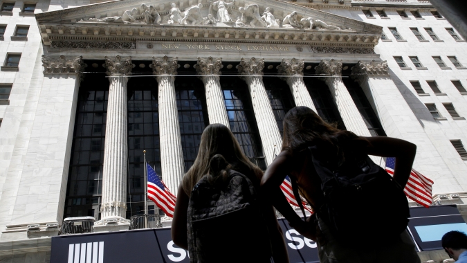 S&P 500 toca nova máxima após dados de inflação abaixo do esperado