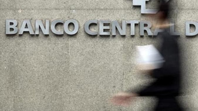 BC volta a cortar Selic em 0,50 ponto, a 12,75%, e prevê cortes equivalentes à frente
