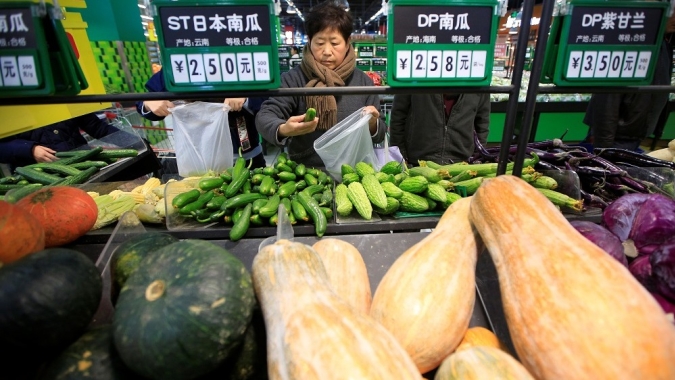 China vai estimular potencial de consumo e investimento, diz premiê