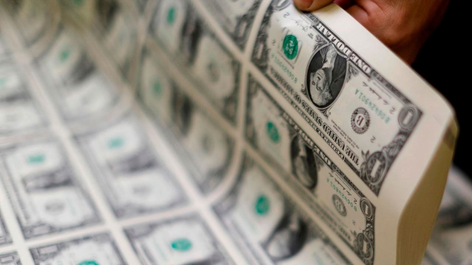Dólar vai acima de R$4,21 com temores renovados sobre coronavírus