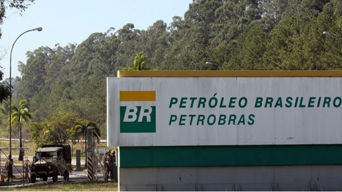 Petrobras monitora petróleo antes de cogitar alta a combustíveis, tem rotas alternativas ao conflito