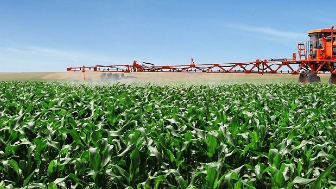 Deputados aprovaram projeto que altera regras de registro de agroquímicos
