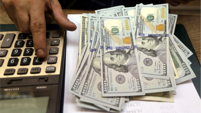 Dólar fecha estável ante real com mercado à espera de dados e eventos econômicos