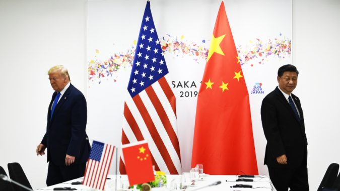 Após ameaça de Trump, conselheiro diz que acordo com a China segue em frente