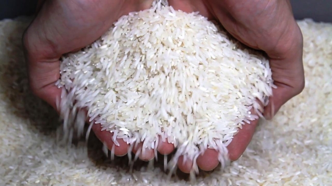 Preços do arroz nos supermercados japoneses caem pela primeira vez em 18 semanas
