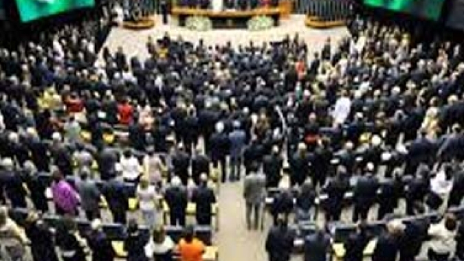 Reuters: Câmara adia votação da PEC da Transição após STF suspender julgamento sobre orçamento secreto