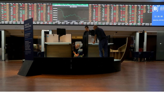 Ibovespa inicia ano com forte alta; B3 dispara