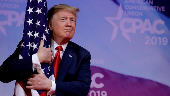 Trump promete decretar emergência nacional em Washington por  disputa com serviço de imigração