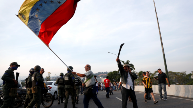 Venezuela vota para o parlamento, e oposição denuncia fraude. Cerca de 80% dos eleitores não votaram
