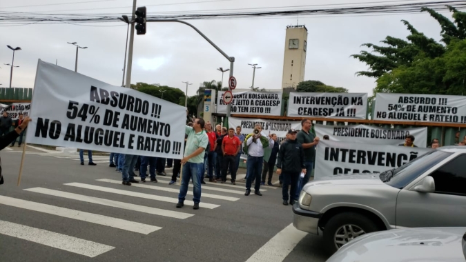 Permissionários da Ceagesp protestam contra aumento de 54% no condomínio