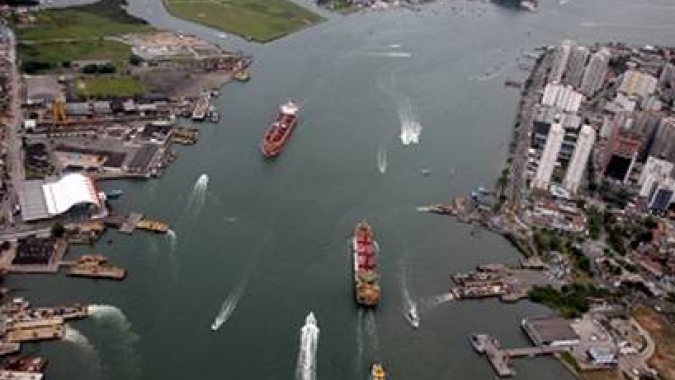 Brasil deve exportar quase 30 mi de t de açúcar em 2023 e vai competir com grãos no escoamento da safra