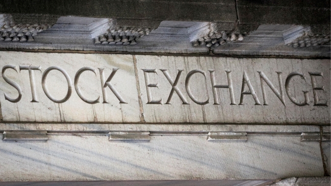 Wall St sobe com impulso de ações de tecnologia