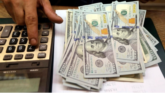 Dólar à vista fecha em alta de 0,36%, a R$5,2257; no mês moeda norte-americana sobe 2,95%