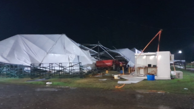 Tempestade deixa destruição em municípios do RS e até feira é cancelada nesta quinta-feira por danos