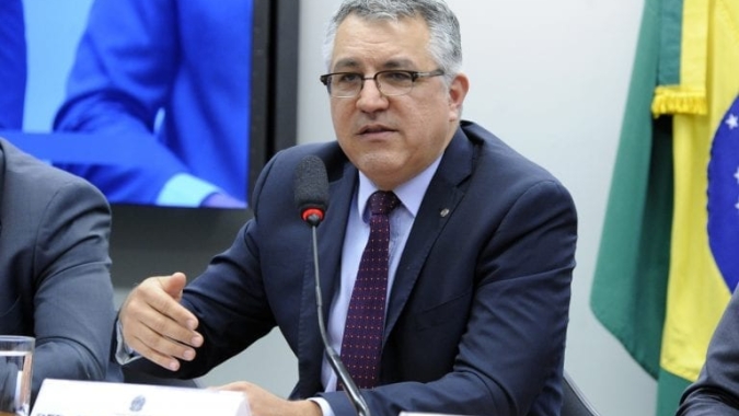Padilha diz que não há decisão sobre troca de ministros, mas reconhece que debate está posto
