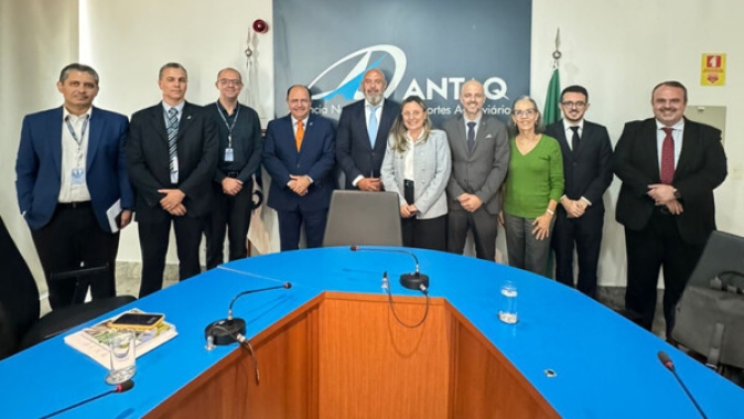 Cecafé apresenta à ANTAQ documentos que confirmam atrasos de navios para exportação