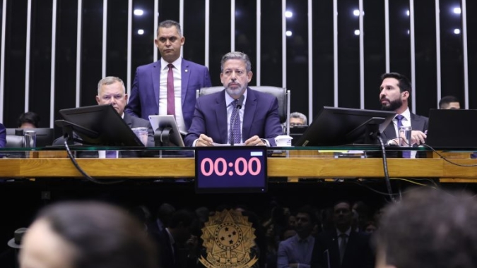 Deputados aprovam texto-base de projeto que regulamenta a reforma tributária