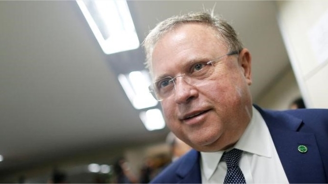 Derrubada liminar que proibia uso do glifosato no Brasil, diz Blairo Maggi
