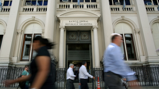 Inflação anual na Argentina deve superar 100% em 2022, mostra pesquisa do BC