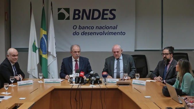 BNDES e Mapa anunciam R$ 2 bilhões em crédito rural para financiamento em dólar
