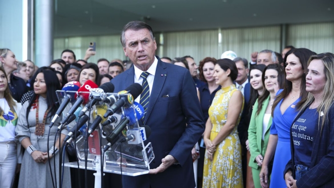 Faria diz que Bolsonaro deve se manifestar sobre eleições só 3ª-feira e discute medidas para debloquear rodovias
