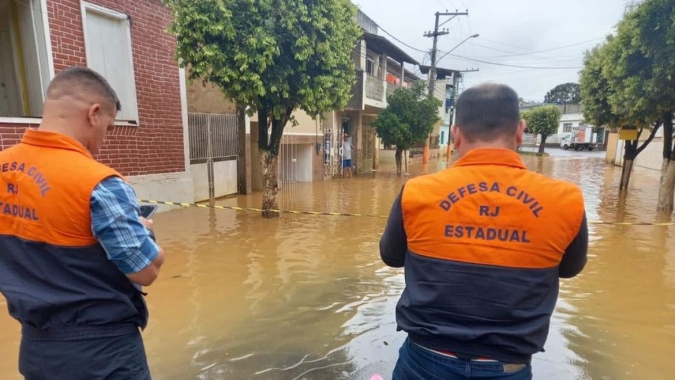 Petrópolis tem 38 óbitos e expectativa de mais chuva ao longo do dia