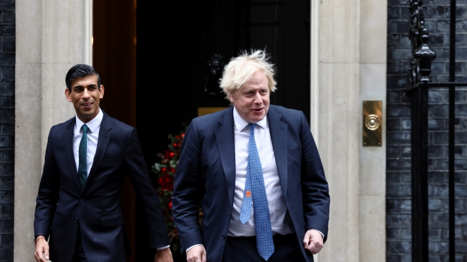 Sunak deve ser próximo primeiro-ministro britânico após Johnson deixar corrida