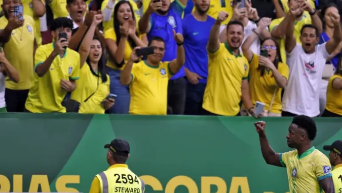 Neymar, Ancelotti e a torcida de olho no céu: chuva pode virar protagonista em Brasil x Escócia