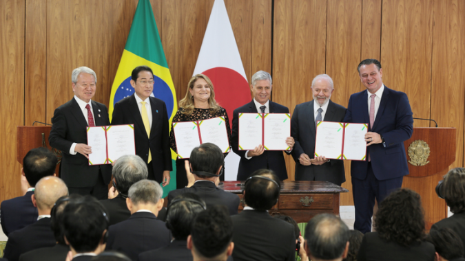 Brasil e Japão assinam memorando de cooperação para recuperação de áreas degradadas