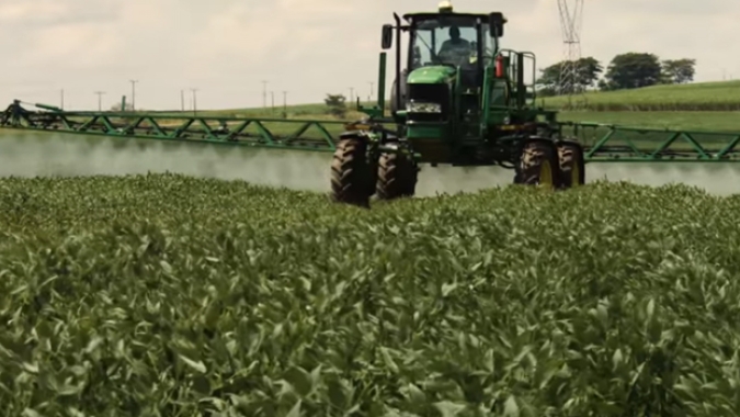 Comissão de Meio Ambiente do Senado aprova projeto sobre agrotóxicos e texto vai ao plenário